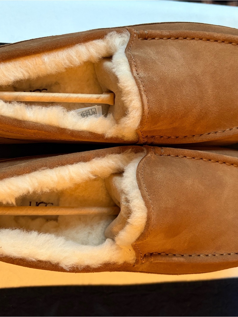 UGG Men's Slipper Ascot in Chestnut with Shearling Lining NWT size 12